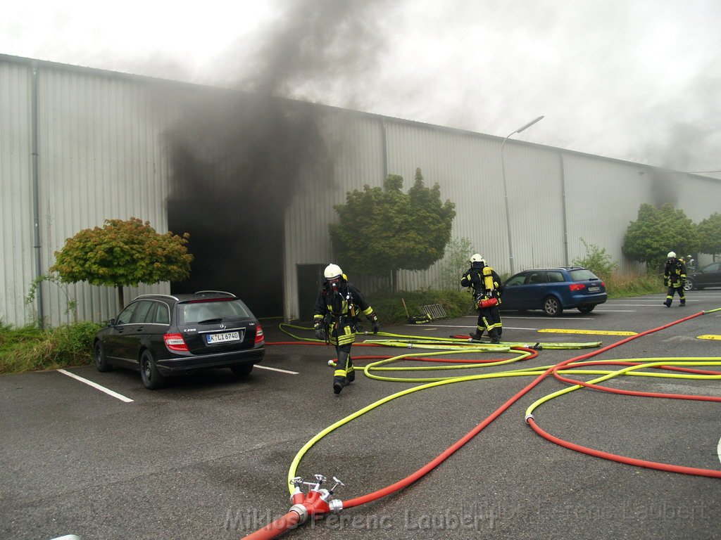 Brand in Lagerhalle Koeln Junkersdorf Toyota Allee P071.JPG